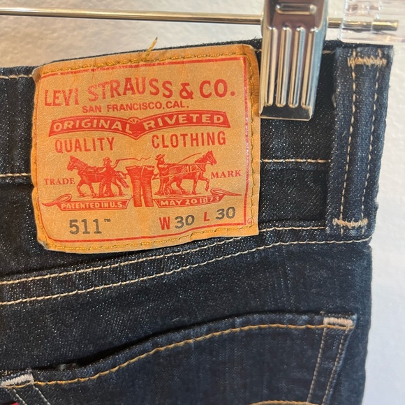 511 Levi’s. Dark blue, almost black. Never worn. 30x30 - Picture 2 of 3